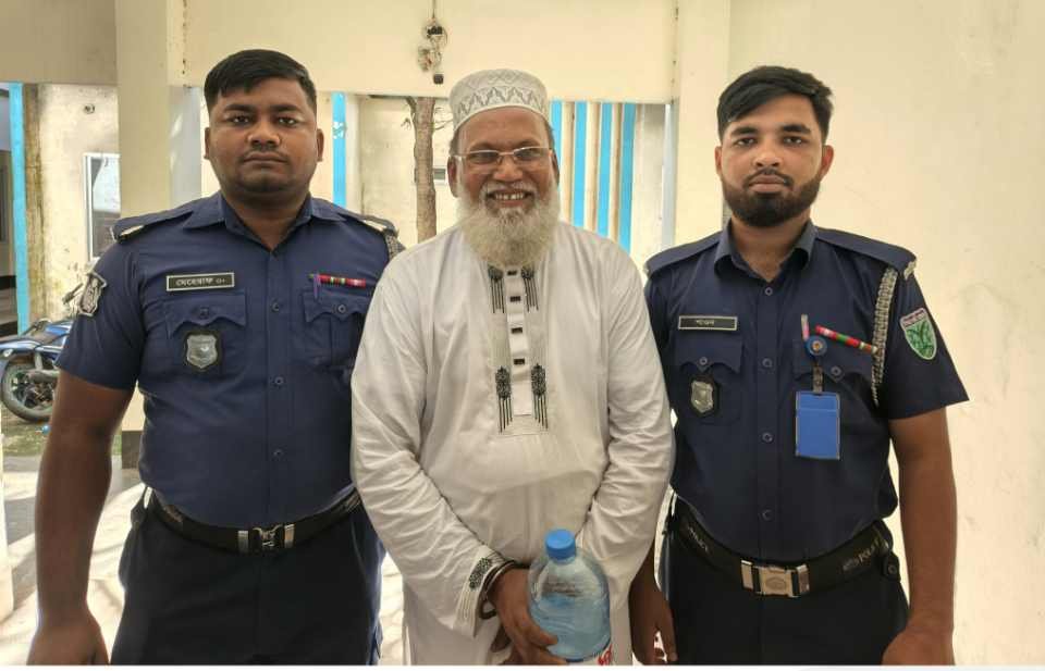 বানিয়াচঙ্গে বৈষম্যবিরোধী আন্দোলনের মামলায় চেয়ারম্যান ফরিদ আহমেদ গ্রেফতার বানিয়াচঙ্গে বৈষম্যবিরোধী আন্দোলনের মামলায় চেয়ারম্যান ফরিদ আহমেদ গ্রেফতার