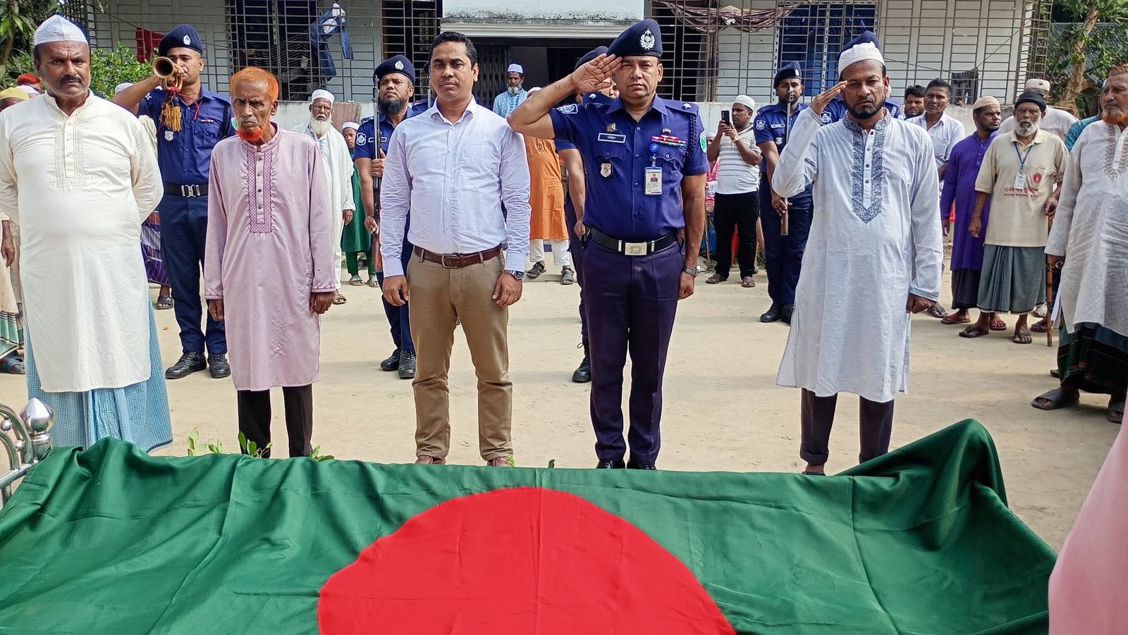 মাধবপুরে বীর মুক্তিযোদ্ধা ইউনুছ মিয়াকে রাষ্ট্রীয় মর্যাদায় দাফন