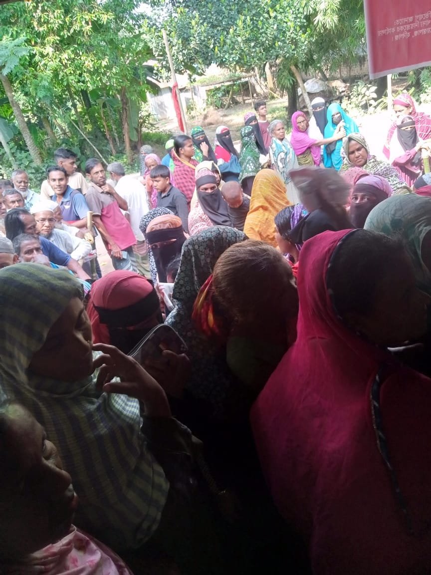 শায়েস্তাগঞ্জে ওএমএস আটার চাহিদা বেশি, বরাদ্দ কম — খালি হাতে ফিরছেন নিম্ন ও মধ্যবিত্ত মানুষ শায়েস্তাগঞ্জে ওএমএস আটার চাহিদা বেশি, বরাদ্দ কম — খালি হাতে ফিরছেন নিম্ন ও মধ্যবিত্ত মানুষ