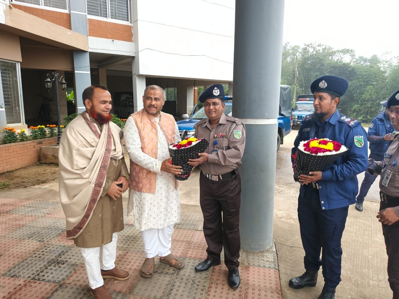 শায়েস্তাগঞ্জ হাইওয়ে থানার অফিসার ফোর্সদের সঙ্গে মতবিনিময় ও থানা পরিদর্শন করলেন ডিআইজি মোহাম্মদ আব্দুল মাবুদ শায়েস্তাগঞ্জ হাইওয়ে থানার অফিসার ফোর্সদের সঙ্গে মতবিনিময় ও থানা পরিদর্শন করলেন ডিআইজি মোহাম্মদ আব্দুল মাবুদ