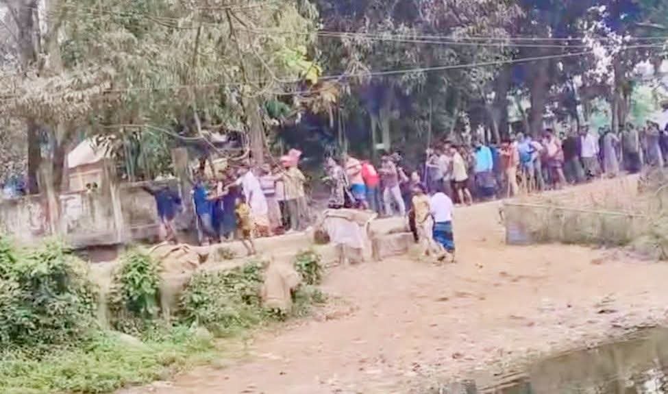লাখাইয়ে তুচ্ছ ঘটনাকে কেন্দ্র করে পৃথক সংঘর্ষ, আহত প্রায় ২৫ লাখাইয়ে তুচ্ছ ঘটনাকে কেন্দ্র করে পৃথক সংঘর্ষ, আহত প্রায় ২৫