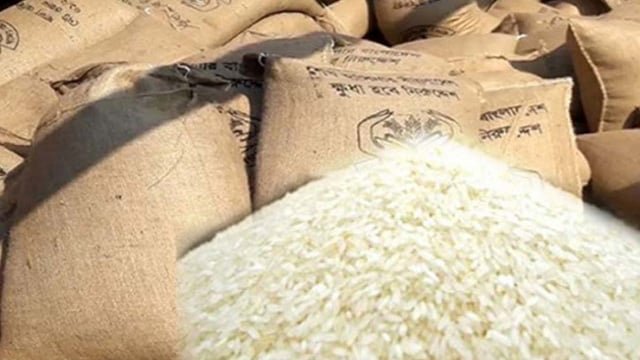 ভিজিএফের চাল বিতরণে শিক্ষক-ইমামদের বাদ, কমিটিতে বিএনপি নেতাদের অন্তর্ভুক্তির অভিযোগ ভিজিএফের চাল বিতরণে শিক্ষক-ইমামদের বাদ, কমিটিতে বিএনপি নেতাদের অন্তর্ভুক্তির অভিযোগ