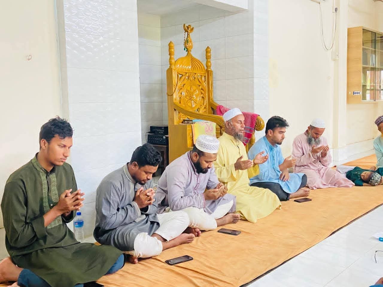 ৫ই মে শাপলা চত্বরে শহীদদের স্মরণে আলোচনা সভা ও দোয়া মাহফিল করেছে ছাত্রশিবির ৫ই মে শাপলা চত্বরে শহীদদের স্মরণে আলোচনা সভা ও দোয়া মাহফিল করেছে ছাত্রশিবির