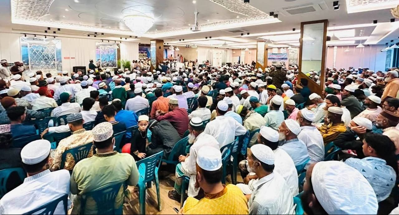 ইসলামের প্রকৃত আদর্শ মানুষের কাছে পৌঁছে দিতে দায়িত্বশীলদের দৃঢ়তার সঙ্গে কাজ করতে হবে: হযরত মাওলানা হুছামুদ্দীন চৌধুরী ফুলতলী IMG 20260610 WA0009