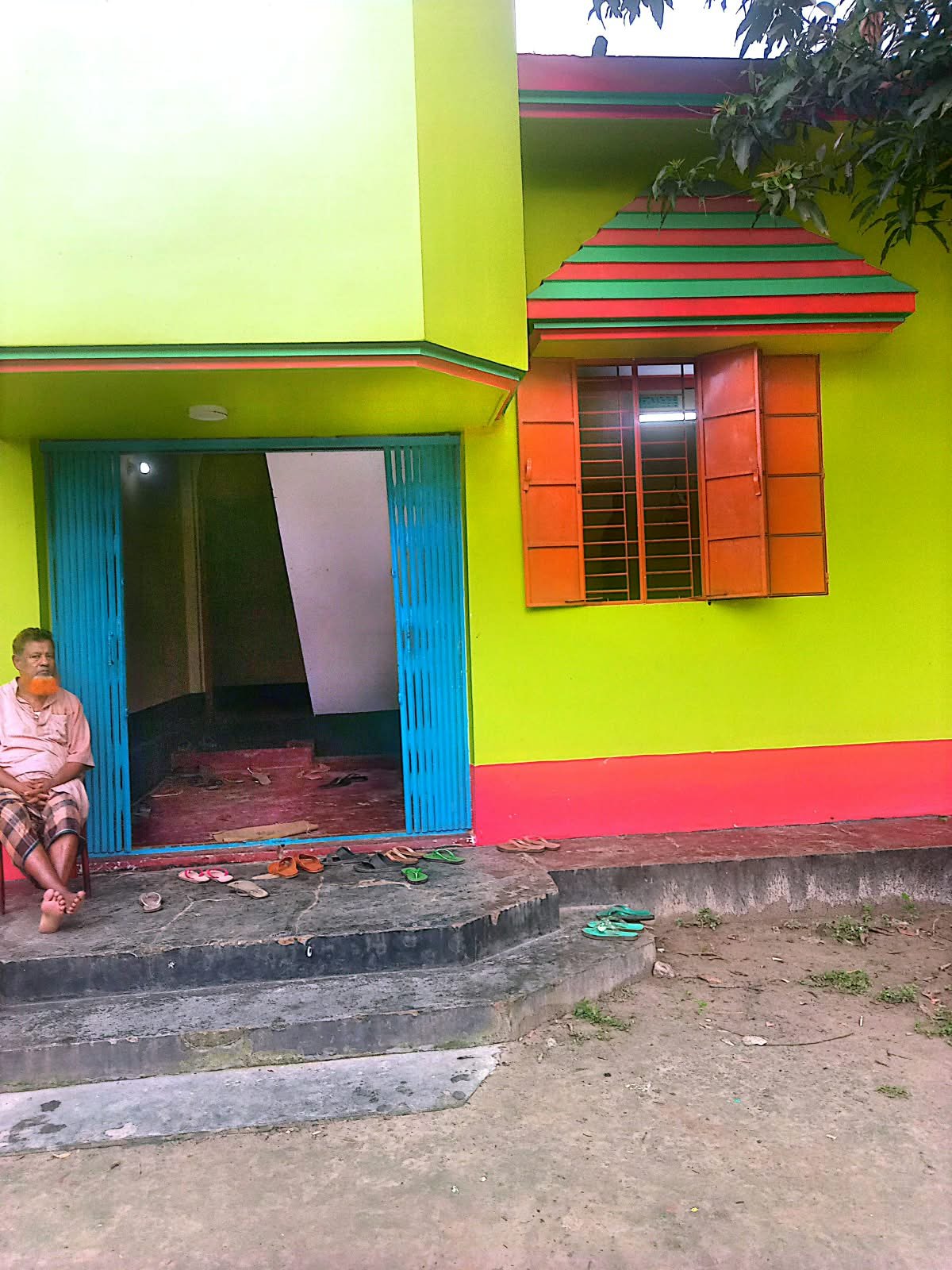 বানিয়াচংয়ে ইতালি প্রবাসীর বাড়িতে দুর্ধর্ষ ডাকাতি, ৩০ লাখ টাকার মালামাল লুট
